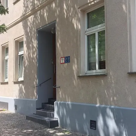 Ferienwohnung Am Bahnhof Bernburg Exterior photo