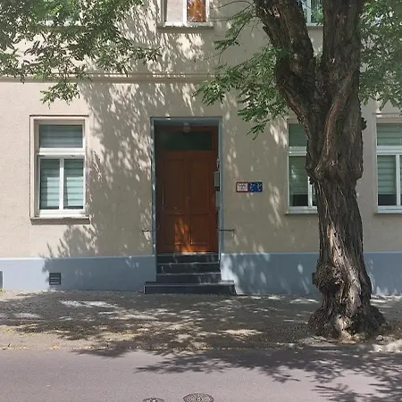 Ferienwohnung Am Bahnhof Bernburg Exterior photo